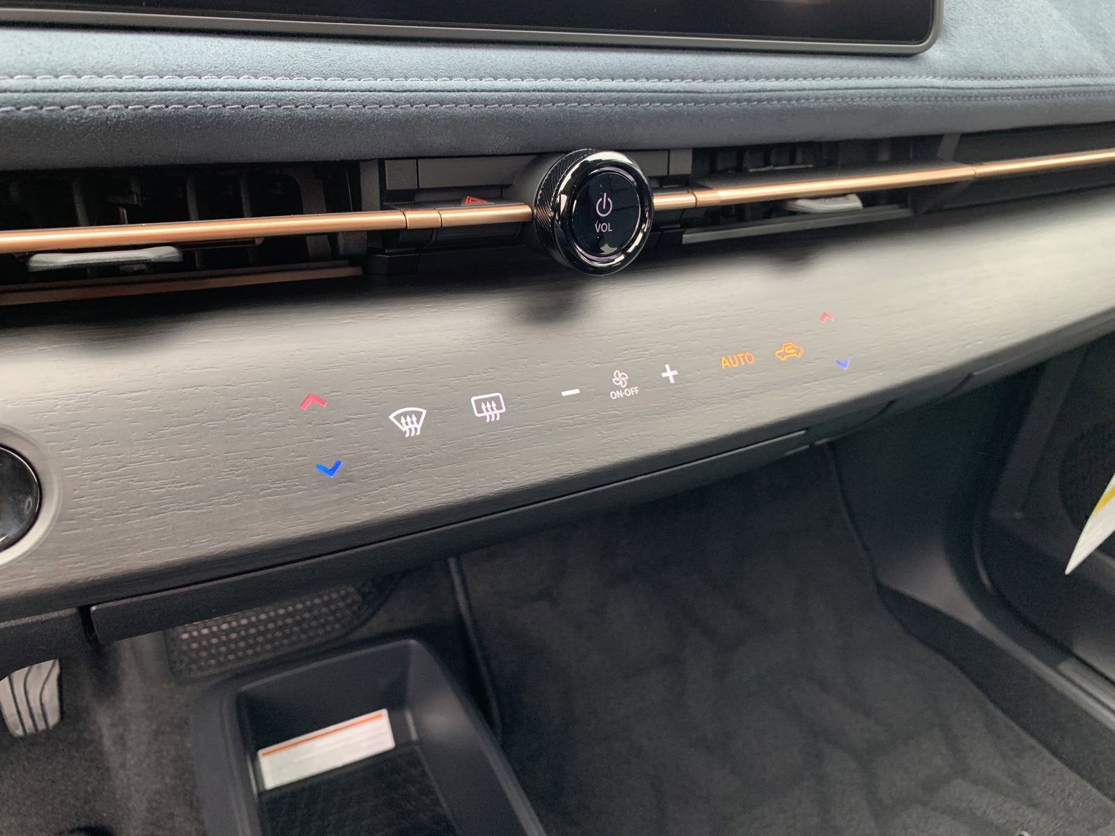 2025 Nissan ARIYA PLATINUM+