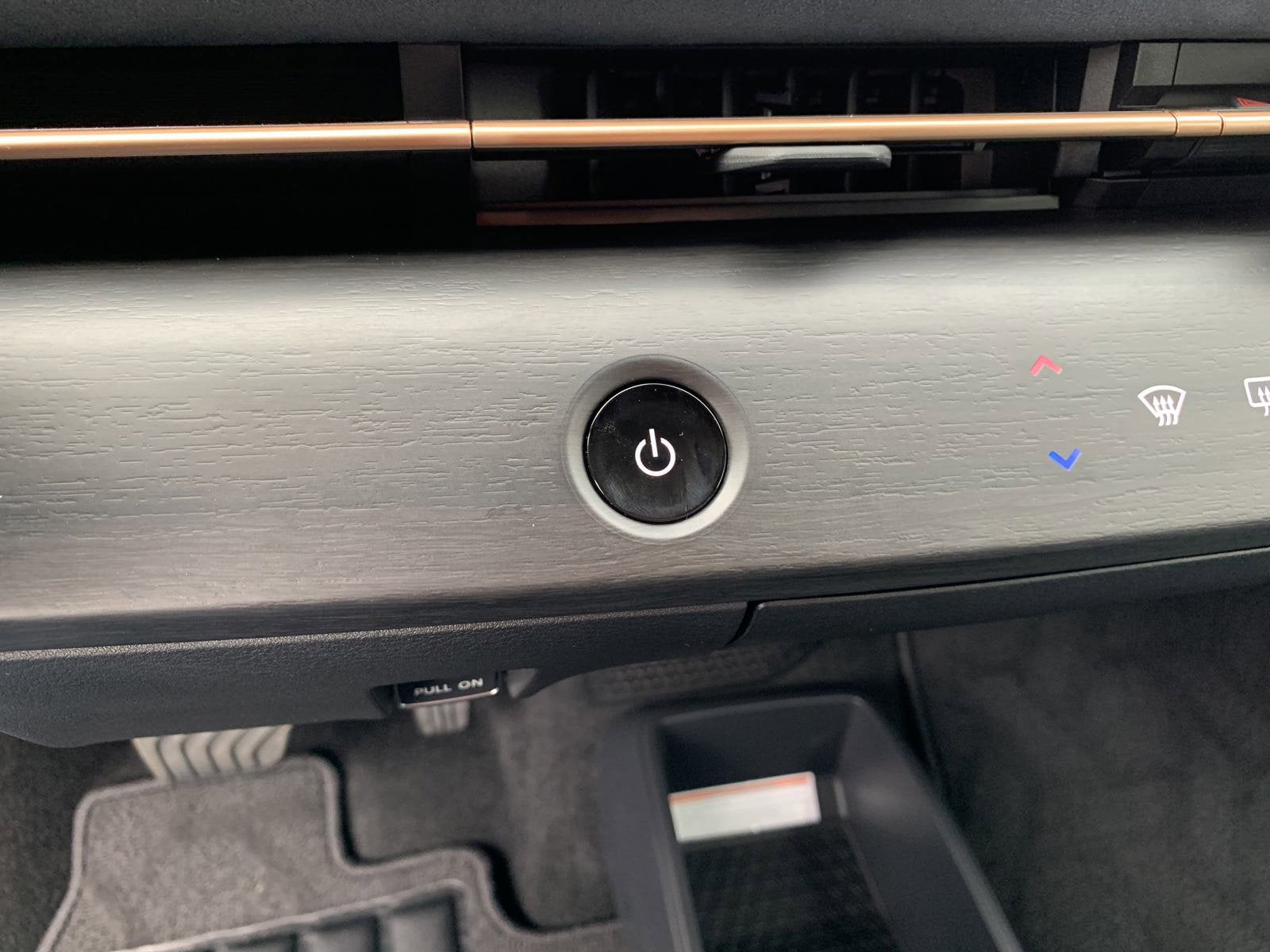 2025 Nissan ARIYA PLATINUM+