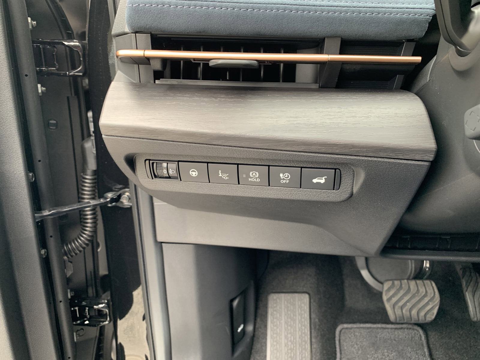 2025 Nissan ARIYA PLATINUM+