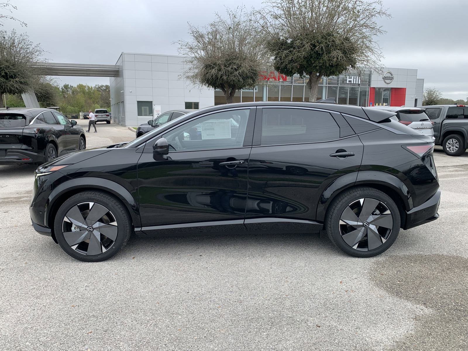 2025 Nissan ARIYA PLATINUM+