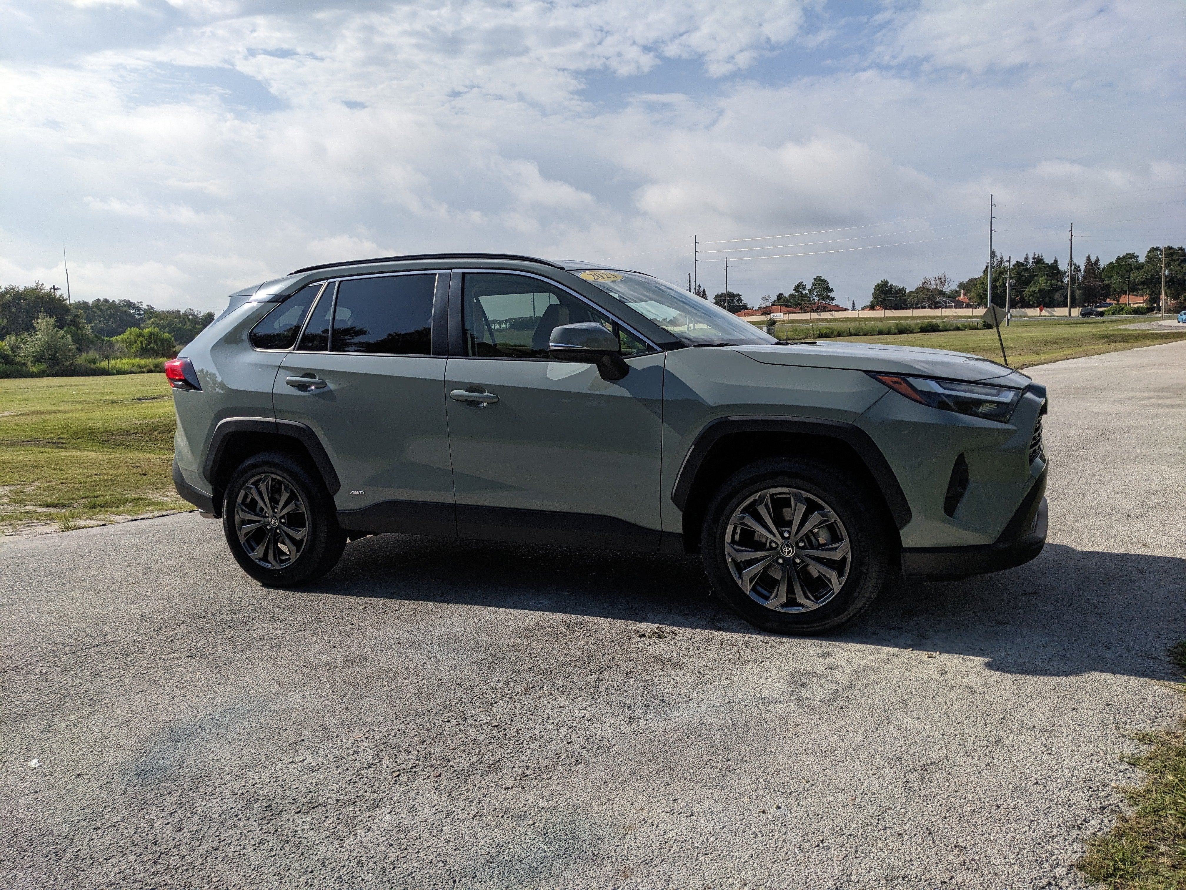 2023 Toyota RAV4 Hybrid XLE Premium