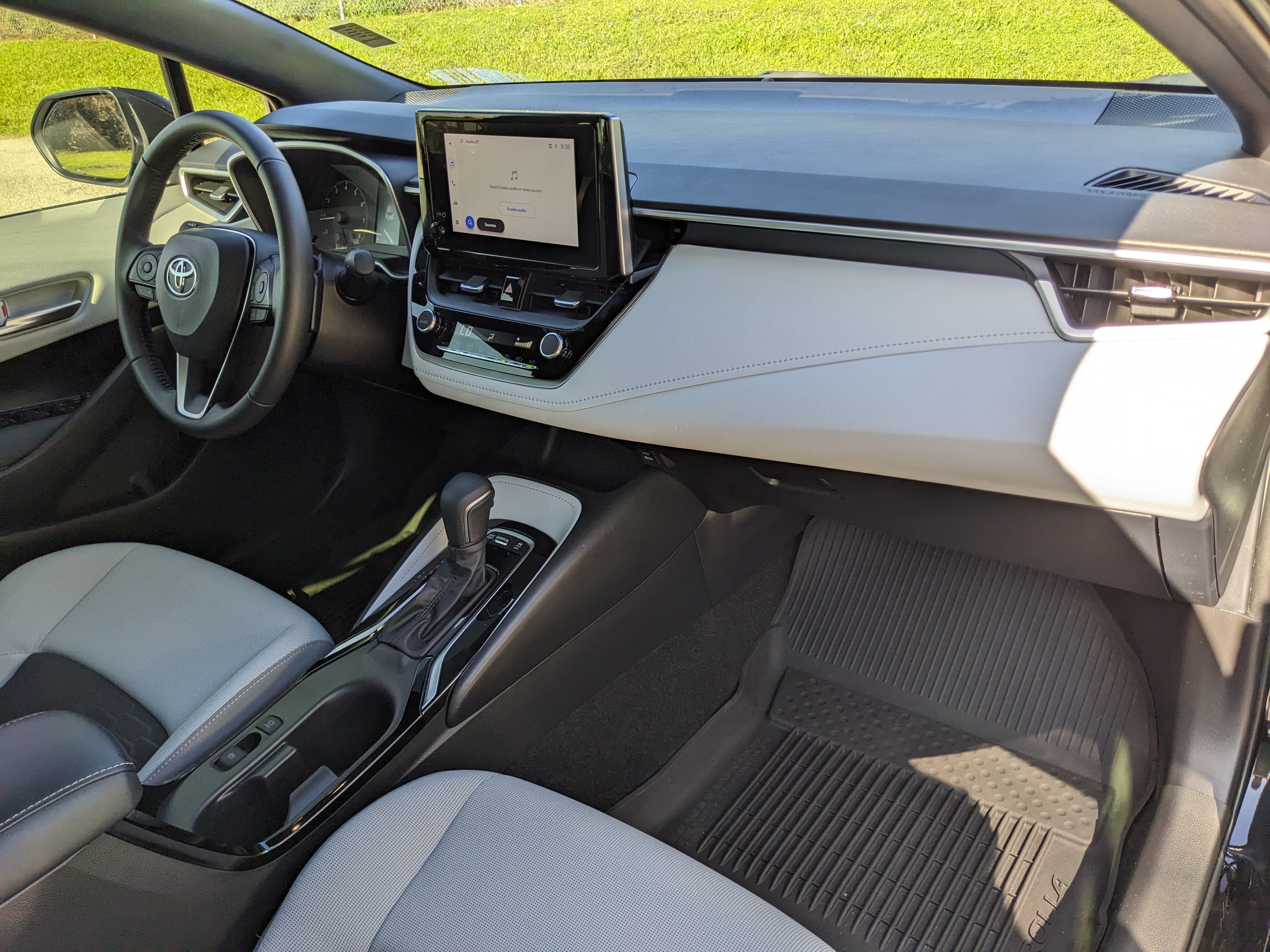 2025 Toyota Corolla Hatchback SE