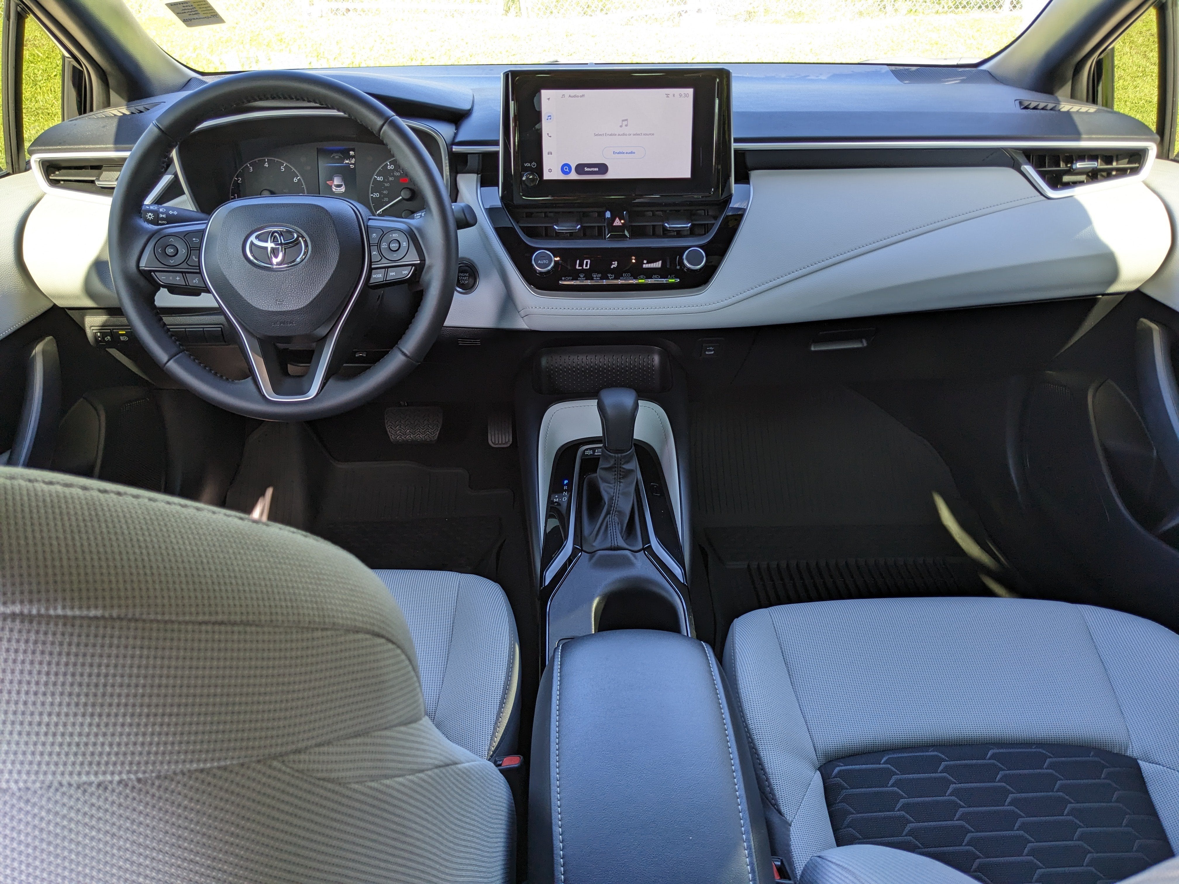 2025 Toyota Corolla Hatchback SE