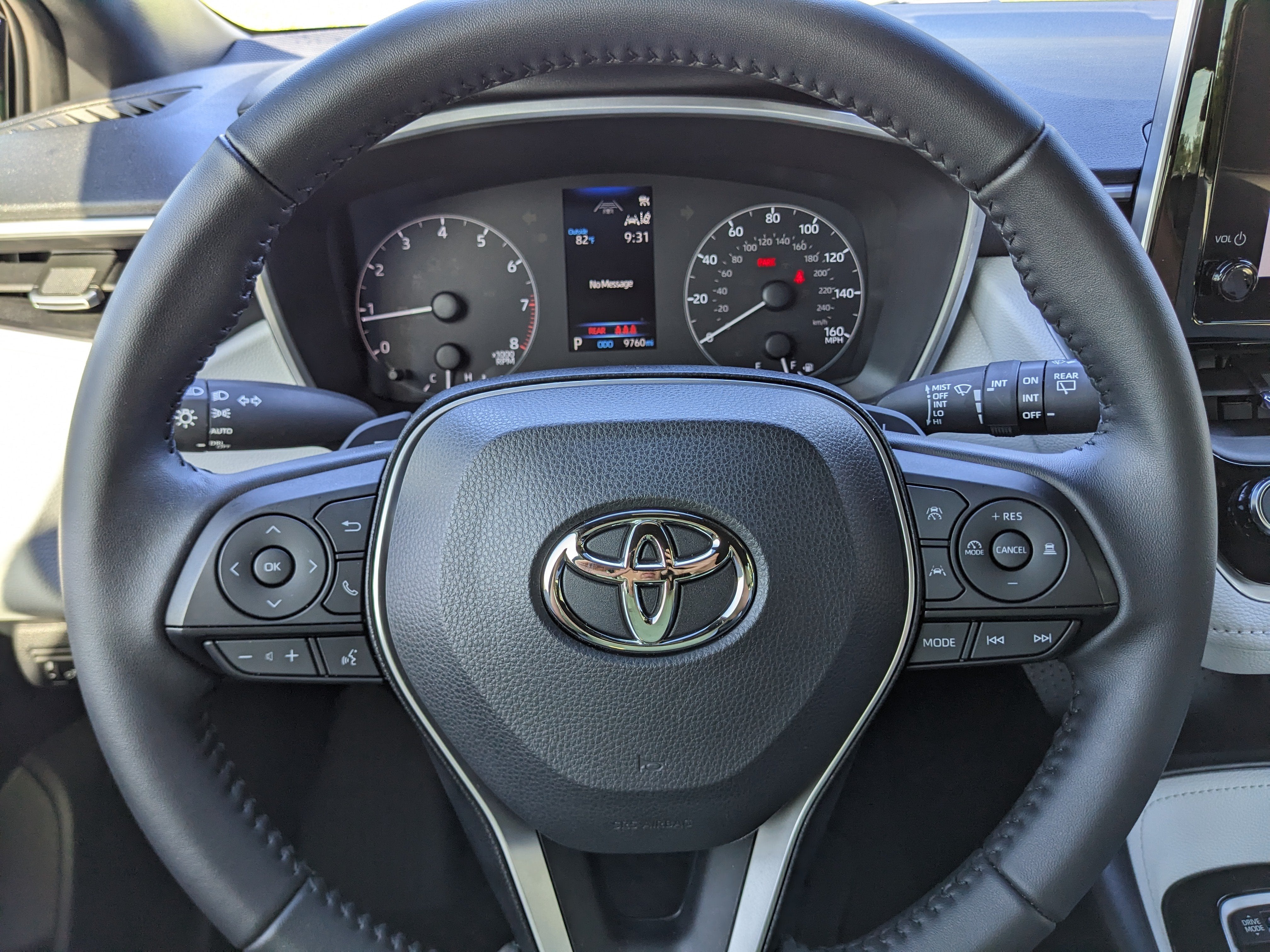 2025 Toyota Corolla Hatchback SE