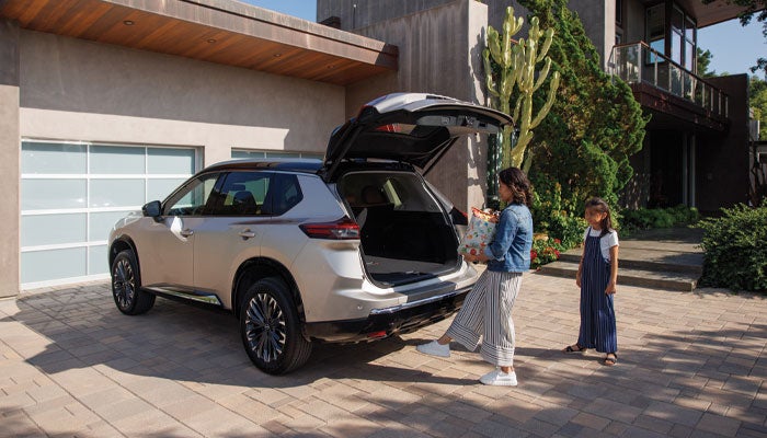 Hill Nissan in Winter Haven FL